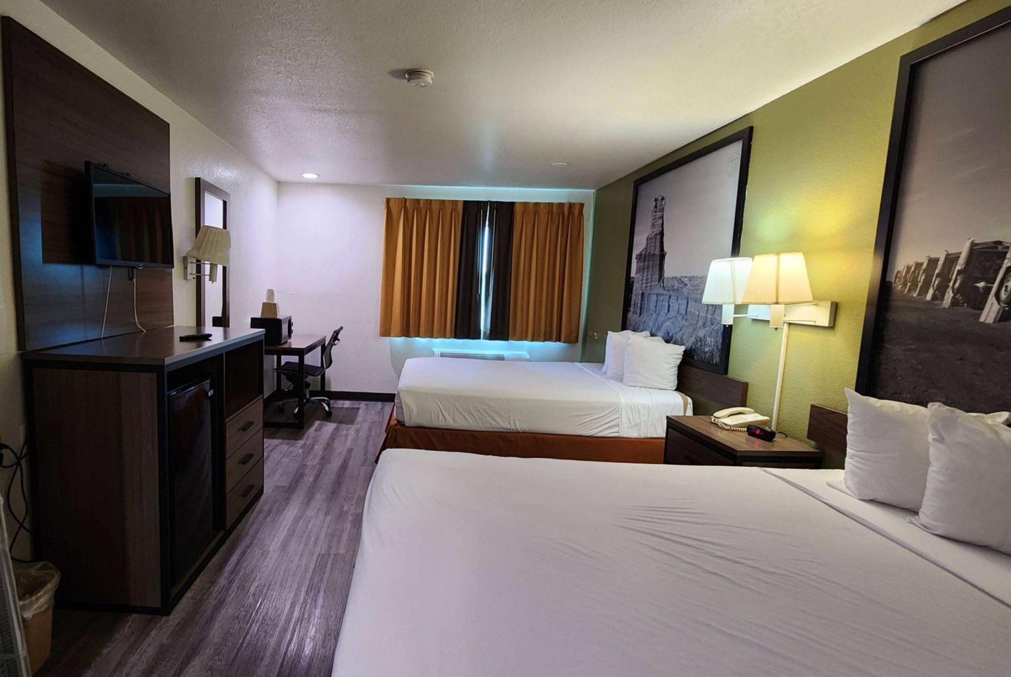 Super 8 By Wyndham Austin North/University Area Exterior photo